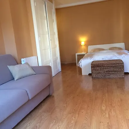 36 M2 Between Presqu'ile And University Лион